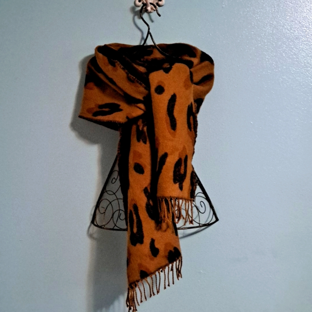 Madewell soft animal print scarf 80 x 16 inch acrylic